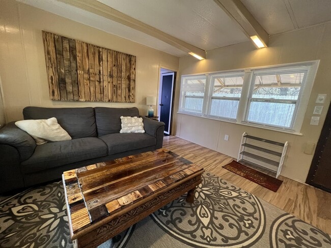 Photo - 27 Mandalay Dr