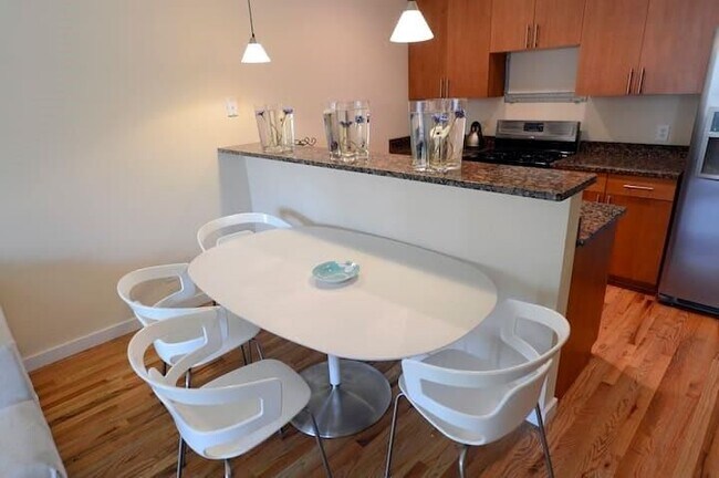 Photo - 238 Walker St SW