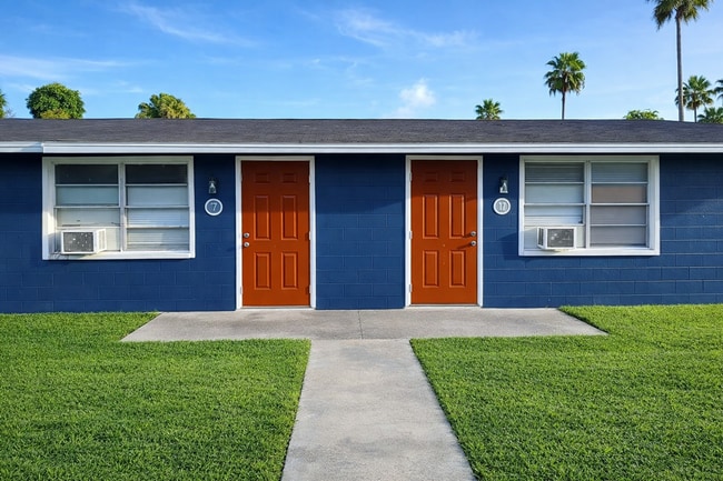 Oak Leaf Apartments