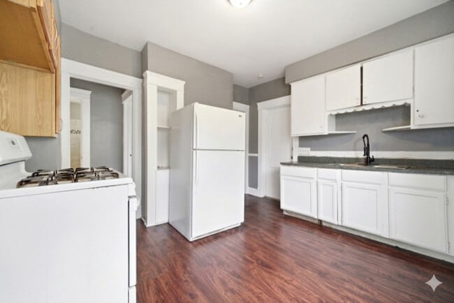 Photo - 389 E 116th St