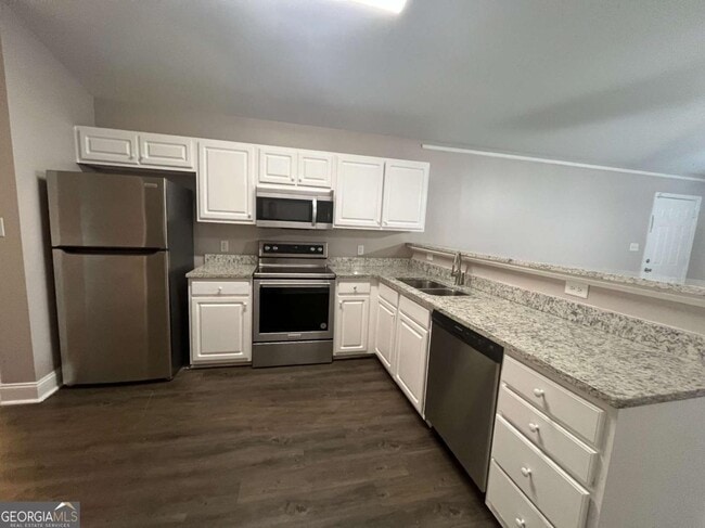 Photo - 565 Rustwood Dr