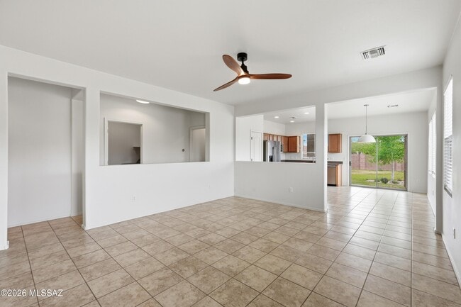 Photo - 584 N Highlands Grove Ln