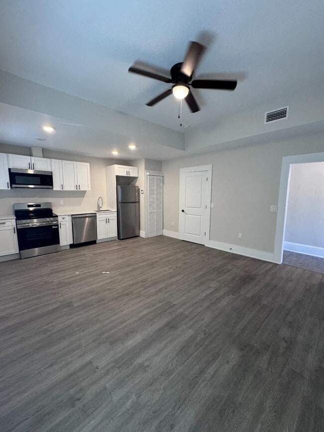 Photo - 300 E 3rd St