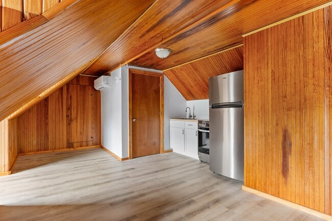 Photo - 109 Pleasant St Unit 3rd Floor