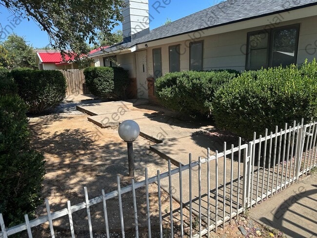 Photo - 801 N Walnut St Unit A