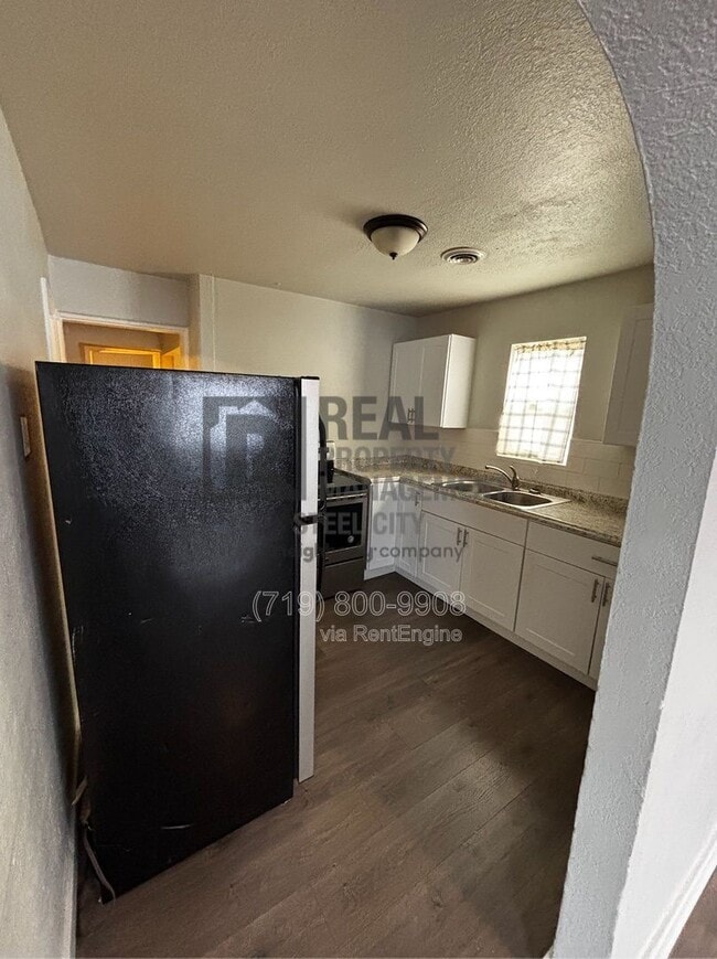 Photo - 1428 E Orman Ave