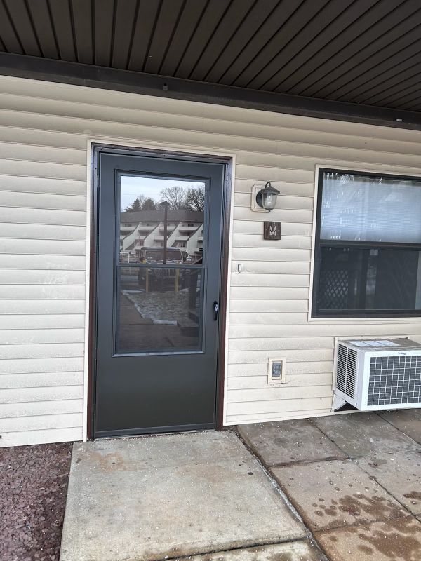 Photo - 1334 W Wyomissing Ct