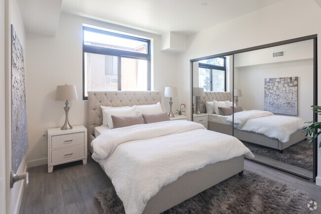 2BR,2BA-900SF- Bedroom