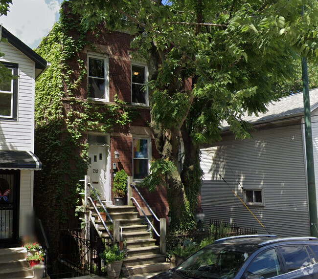 Building Photo - 712 W 17th St Rental