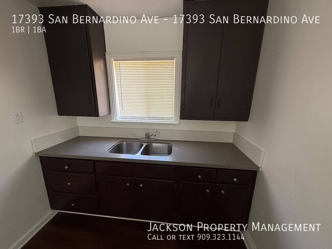 17393 San Bernardino Ave Unidad 17393 San Bernardino Ave