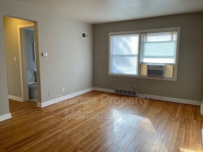 Photo - 820 N 46th St Unidad #2