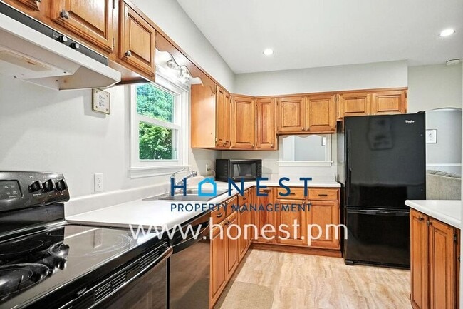 Photo - 8 Boucher Ave