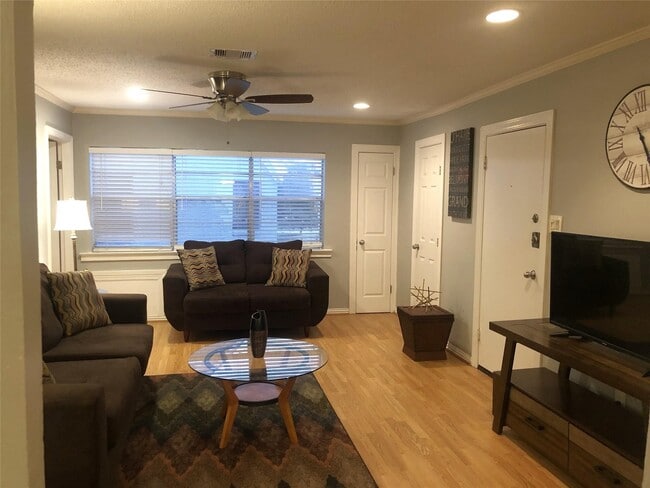 Photo - 5417 Ennis St Unidad 4