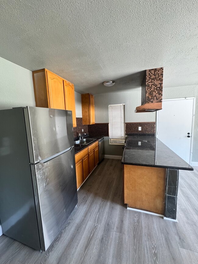 Kitchen - 6724 Plymouth Rd Unit 38