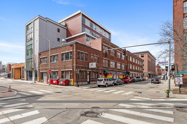 Building Photo - 123 Friendship St Unit 4C
