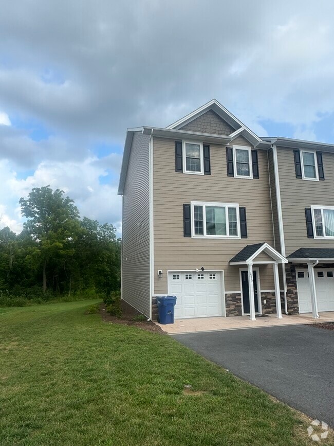 Building Photo - 1215 Harvest Ct Rental