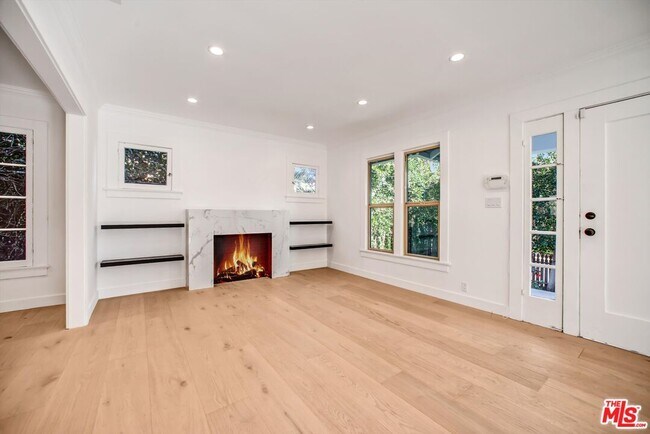 Photo - 951 Hilldale Ave