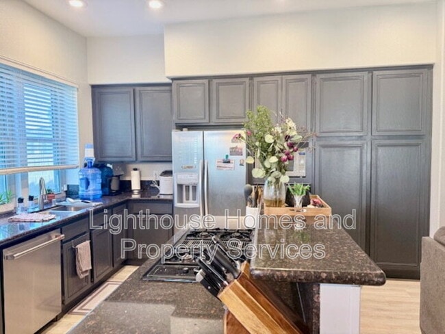 Photo - 3795 Ruskin St