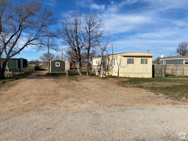 Building Photo - Mobile Home in Roosevelt School District