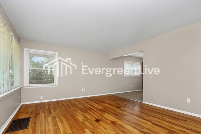 Photo - 1603 Rangeley Ave
