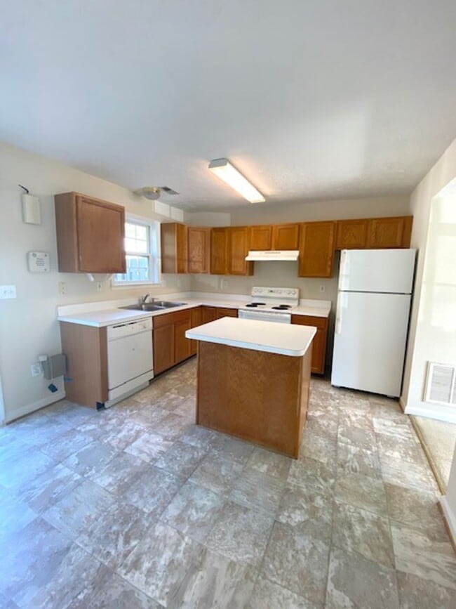 Photo - Brigth 2 Level Townhome in Spotsylvania