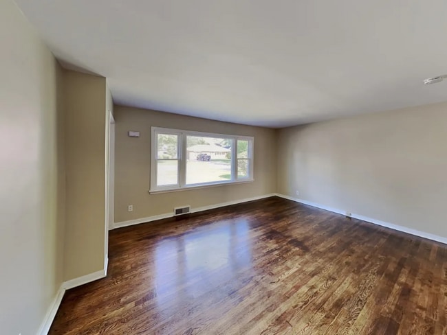 Photo - 7932 Long Ave