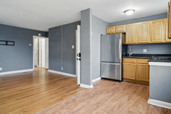 Photo - 1452 Hellerman St