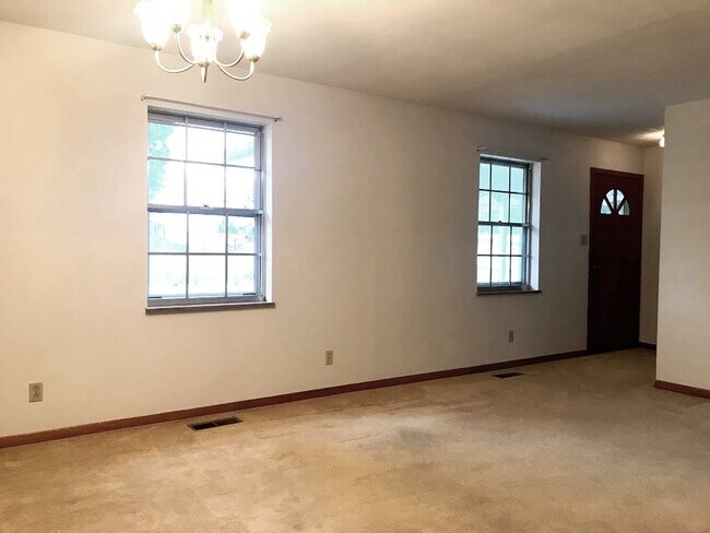 Photo - One Level Home in Oak Ridge