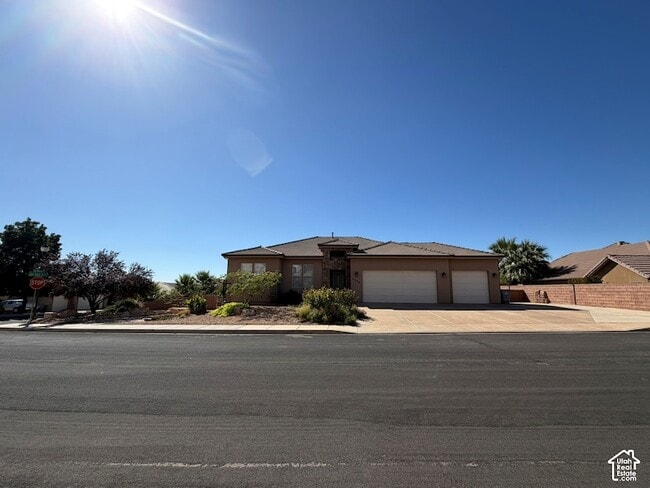 2596 Hidden Canyon Dr