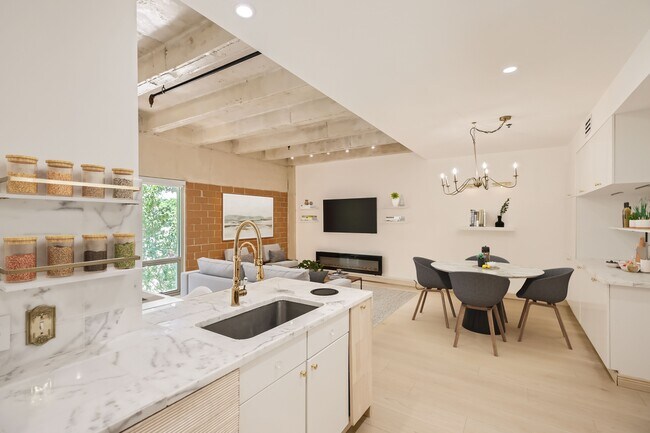 Photo - 1115 S Alamo St Unidad 2402