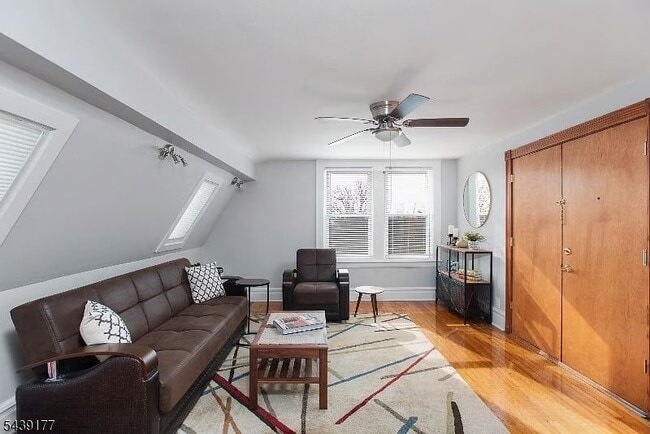 Photo - 35 Hazelwood Rd