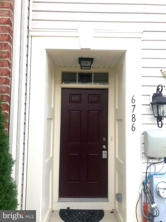 Building Photo - 6786 Green Mill Way