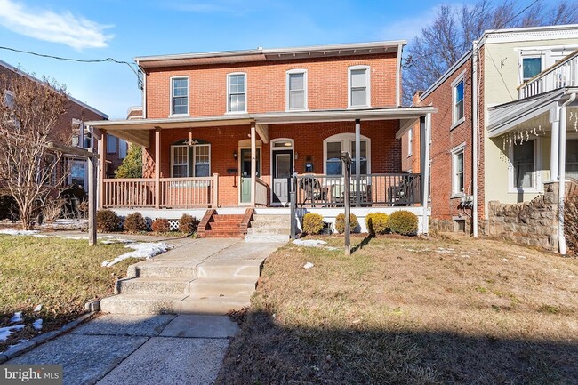 Building Photo - 33 E Front St Unit 2ND FL