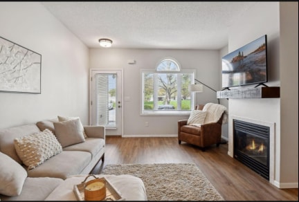 Photo - 1236 Crystal Pl E