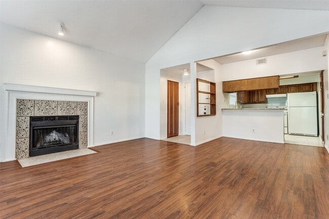 Photo - 3110 Devonshire Dr Unit 288