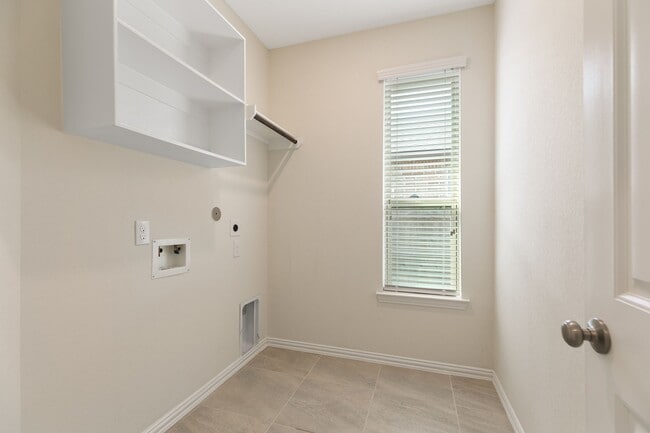Building Photo - 23106 Tindarey Falls Ln Rental
