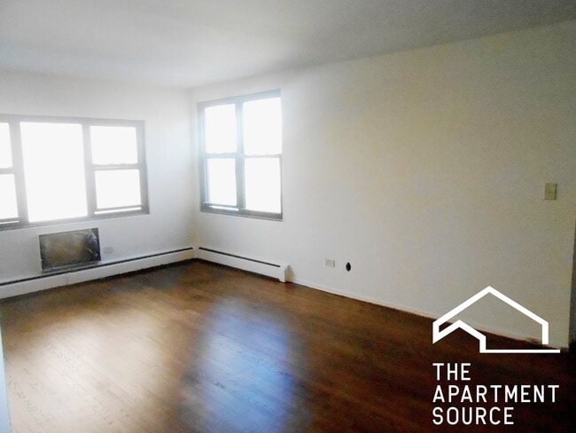 Photo - 1644 W Sherwin Ave Unit 1B