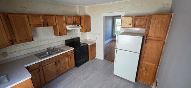 Building Photo - 1156 Dewey Ave Rental