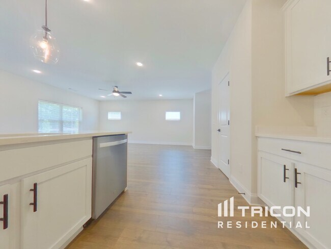 Photo - 432 Cantrell Dr