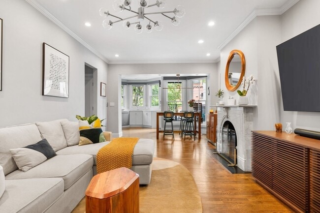 135 W Concord St