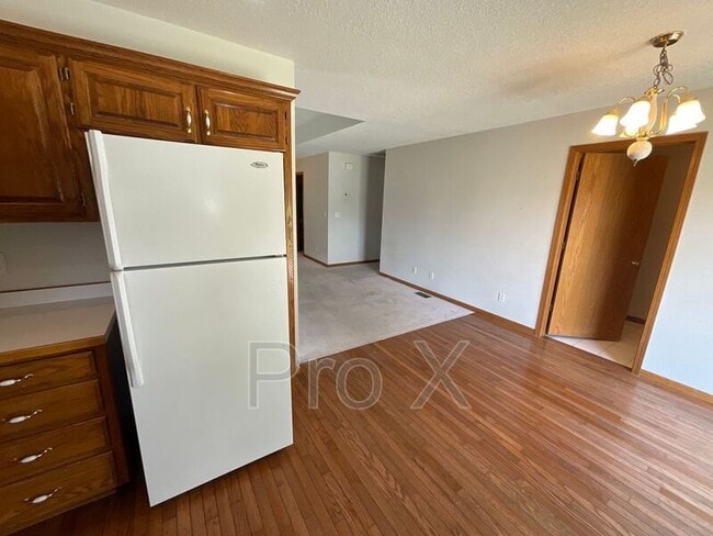 Photo - 124 W Briarbrook Ln