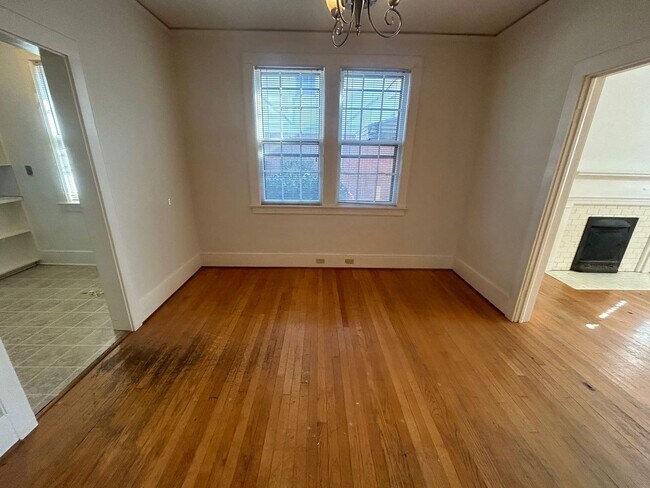 Photo - 3205 Michigan St