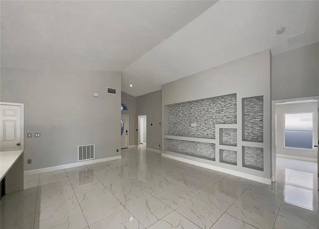 Photo - 1910 Southern Oak Loop