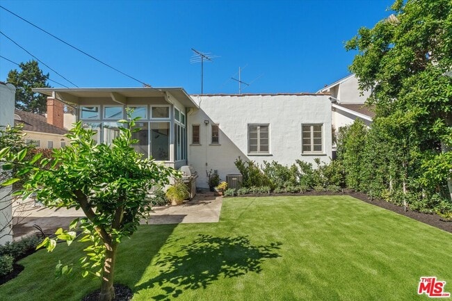 Photo - 208 S Rodeo Dr