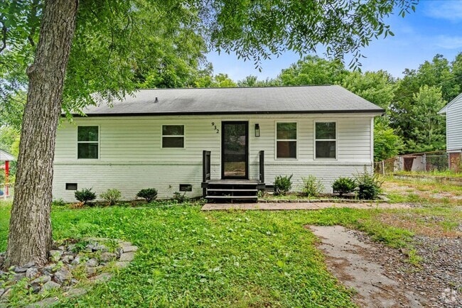 Building Photo - 932 Summer Dr Rental