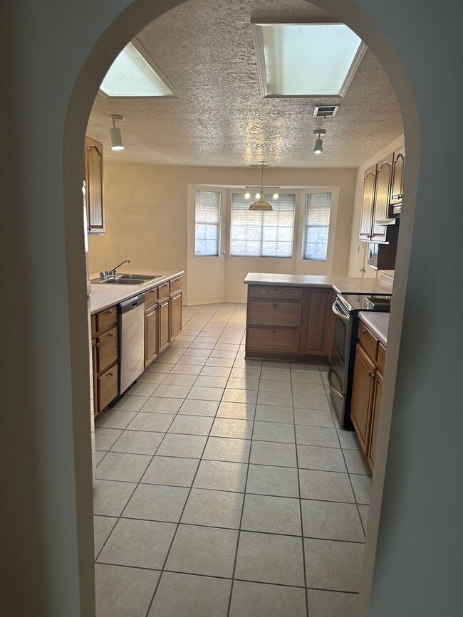 Photo - 1801 Regency Park Rd SE