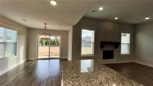 Photo - 331 W Taverner Xing