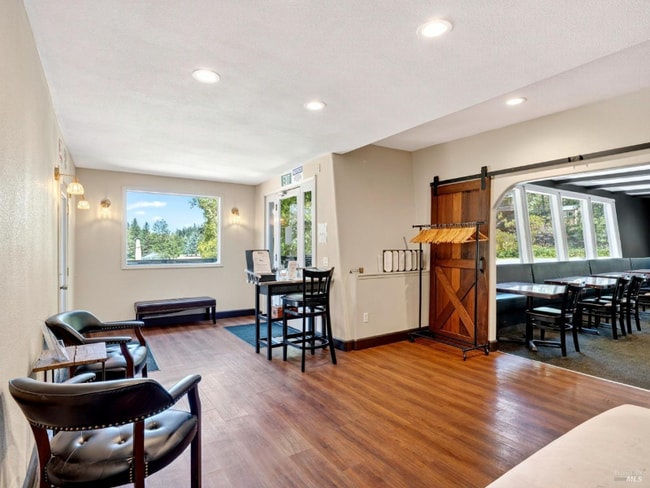 Photo - 16451 Golf Rd