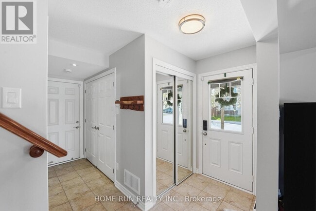 Photo - 253 Cayman Rd