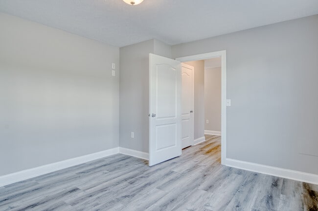 Photo - 220 Twisted Oak Dr NW